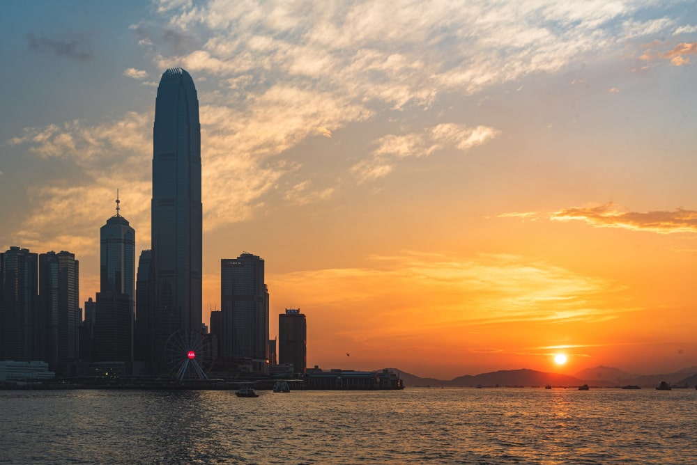 Wedding-at-sunset-in-the-city-how-to-organize-a-cosmopolitan-event-Buildings-Dubai-sky