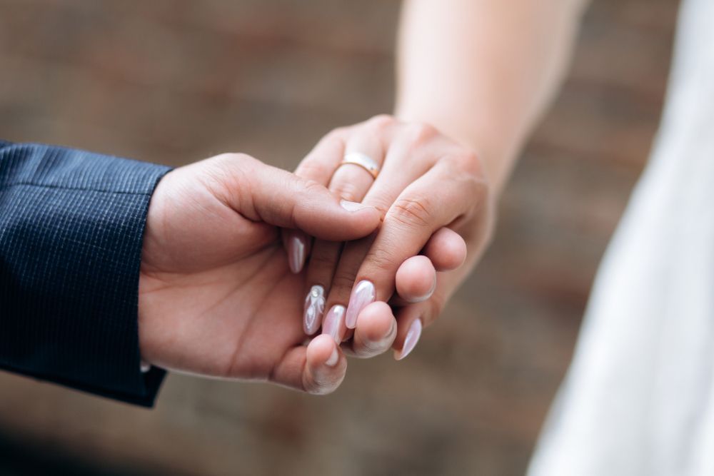 1.-Weddings-in-Spain-–-rituals-and-traditions-that-you-should-consider-for-the-big-day_engagement-ring