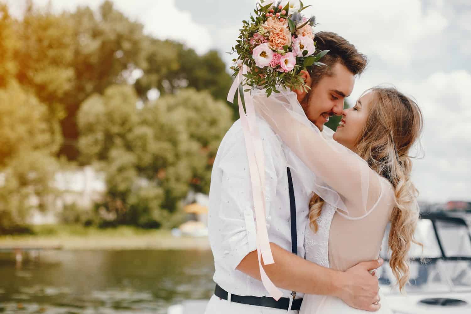 Bridgerton-wedding-couple-hugging