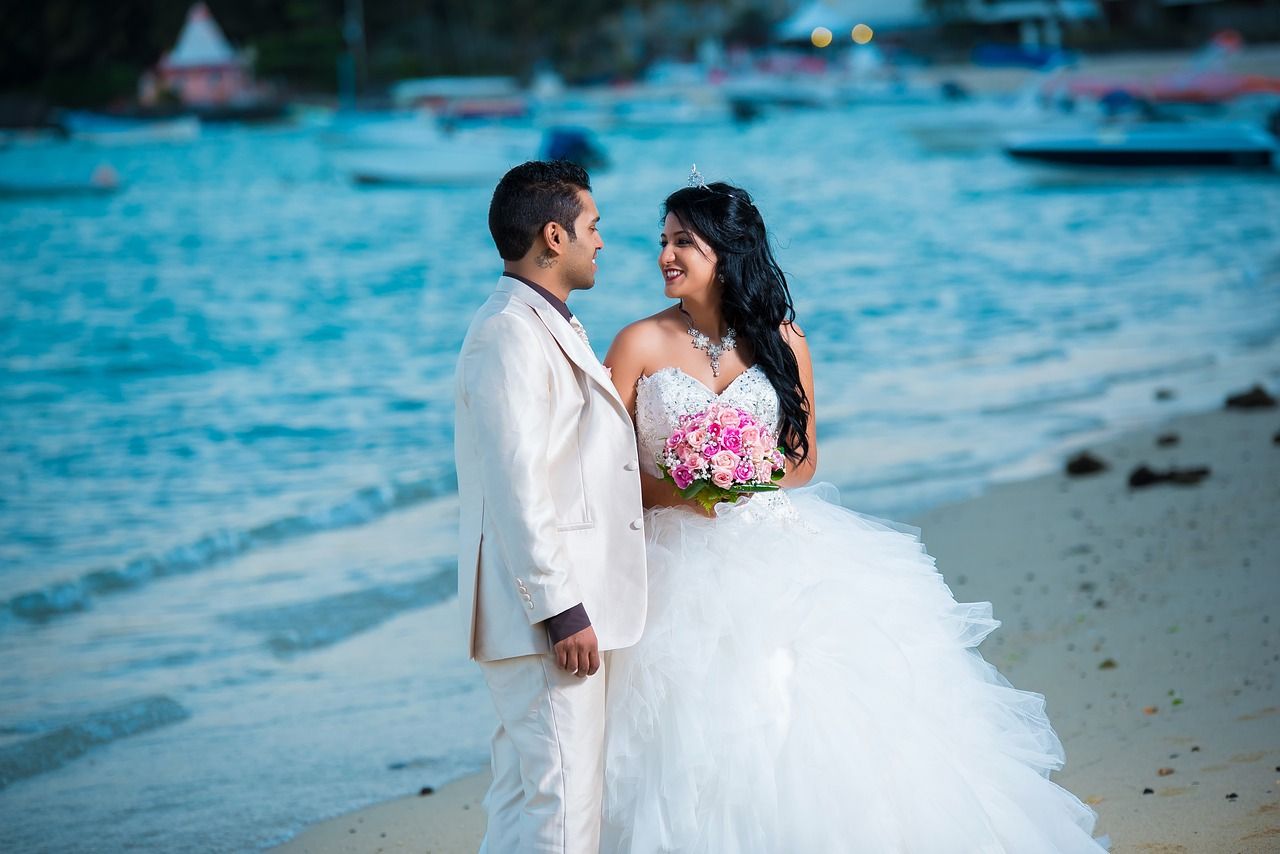 2-How-to-choose-small-and-intimate-wedding-venue-10