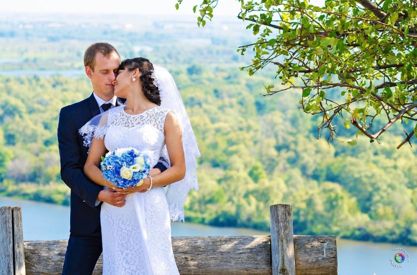 2-How-to-choose-small-and-intimate-wedding-venue-2