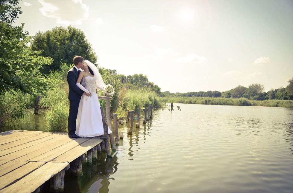2-How-to-choose-small-and-intimate-wedding-venue-6