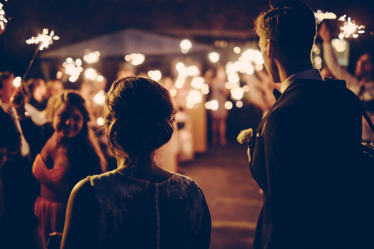 2. Modern Wedding Themes and Ideas - minimalist wedding