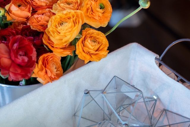 2.-Spain-wedding-venues-–-key-elements-that-will-emphasize-the-beauty-of-your-event_Spanish-carnations-decor.