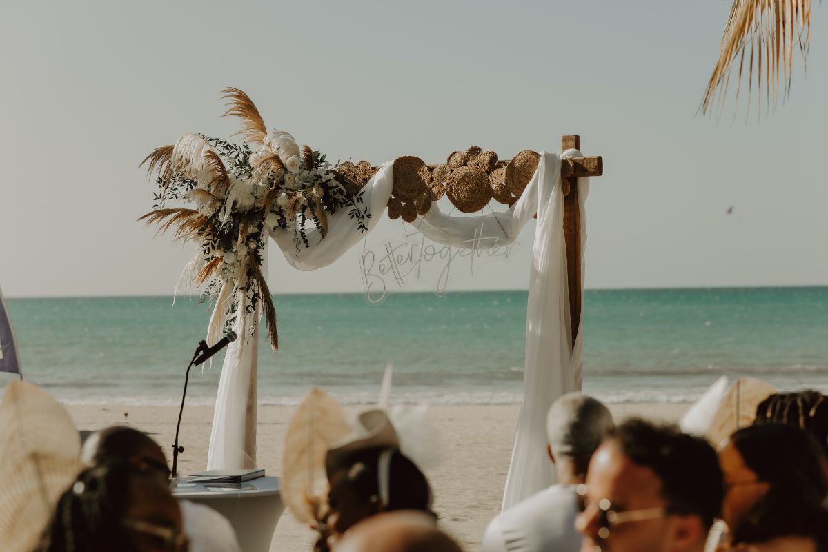 Best-wedding-colors-for-summer-Vibrant-combinations-for-an-exotic-event-Wedding-arch