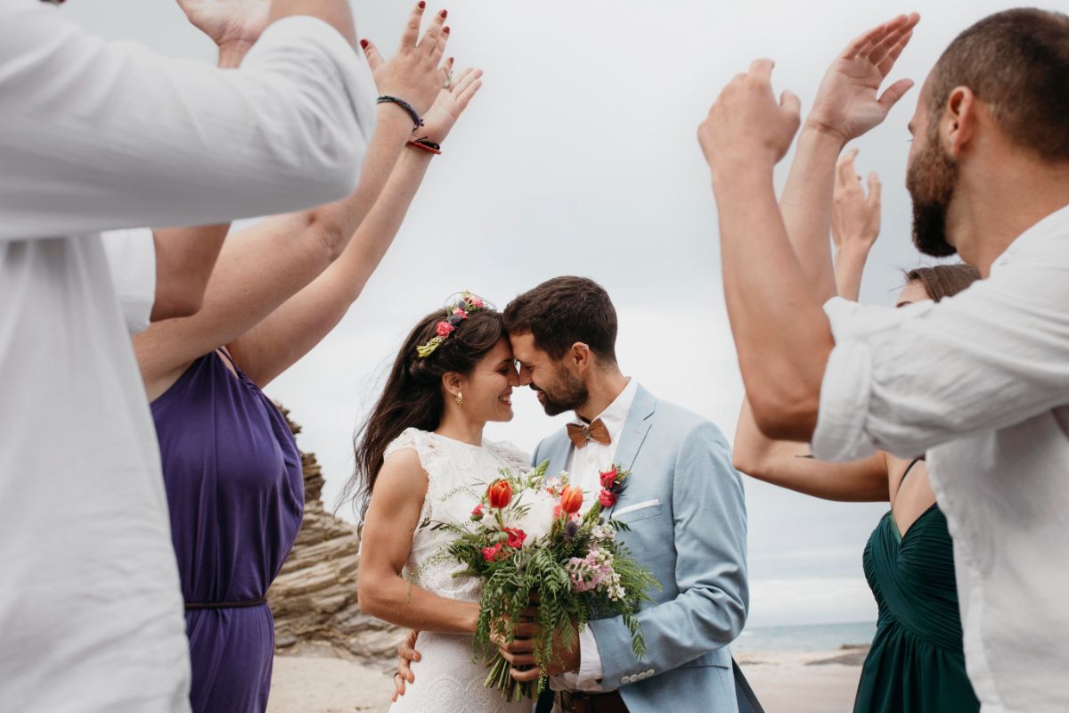 Bridgerton-wedding-couple-guests