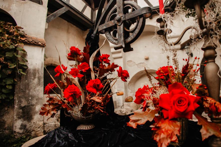 3. Burnt orange wedding decorations - table & general decor  (1)