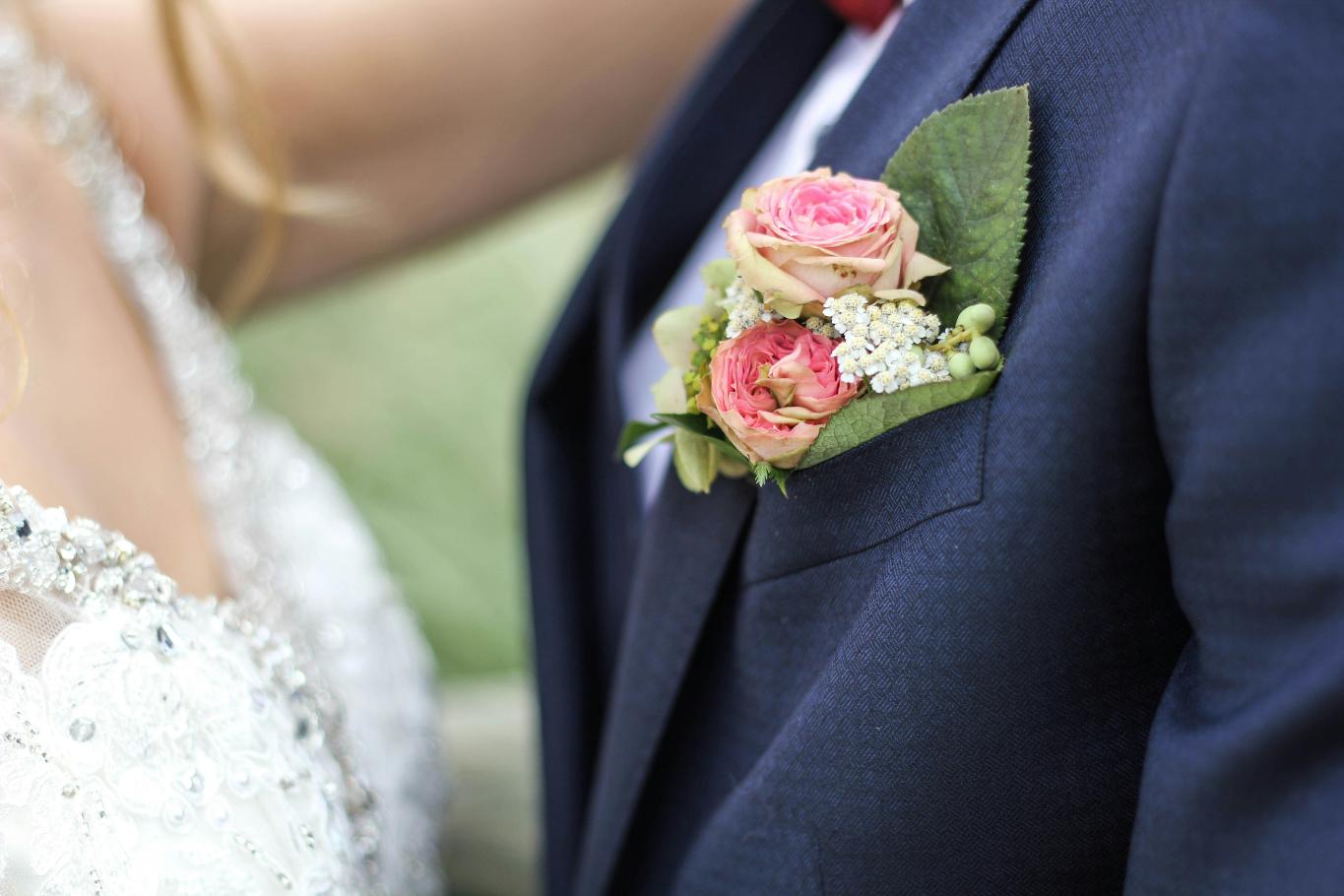 Cinderella wedding theme - outfits for the bride and groom inspired by the beloved Disney princess (1)