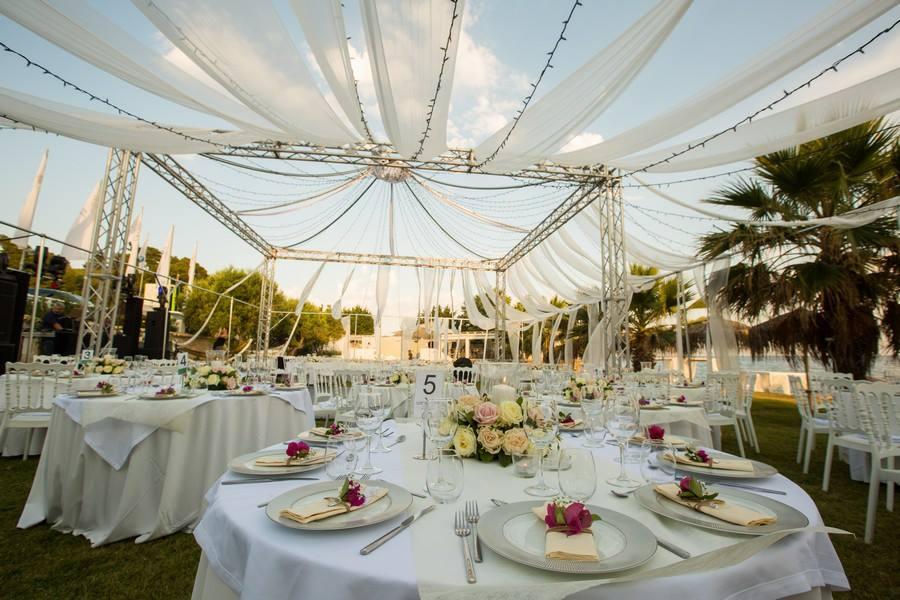 Sustainable wedding decor ideas - flowers, favors & stationery