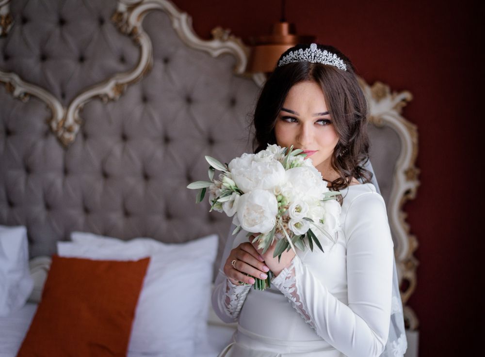 Victorian-wedding-bride-wearing-a-tiara