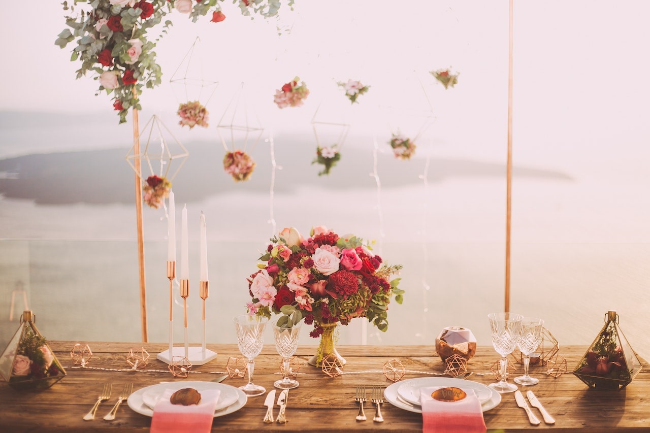 Sunset-wedding-decor-and-setup-flower-arrangement-6