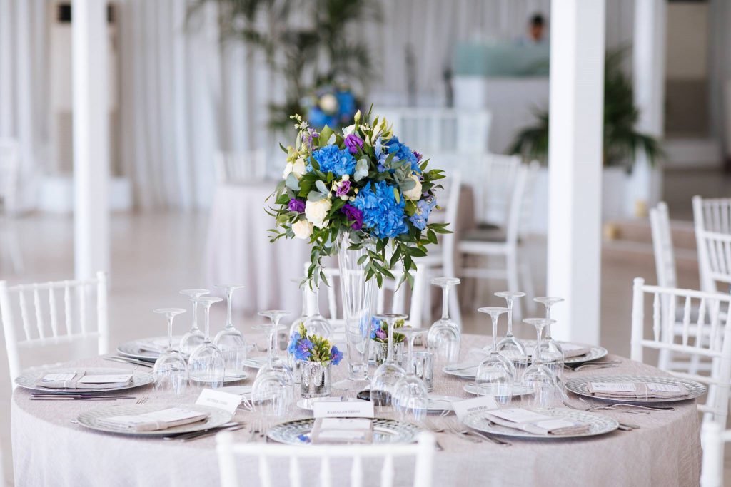 Same sex wedding ceremony, bouquet - Weddo.agency