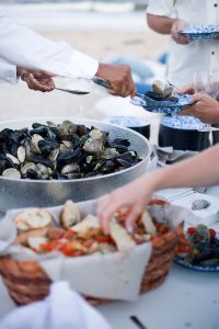 Nautical wedding ideas - invitations, dress code, foods and other aspects that make the difference in the final result - Nautical wedding. Shells