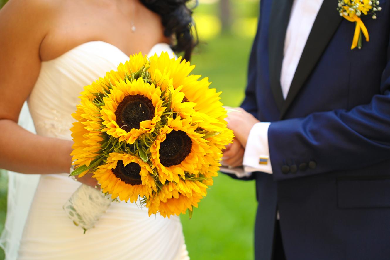 9. Wedding sunflowers - couple, suit, dress, sunflowers