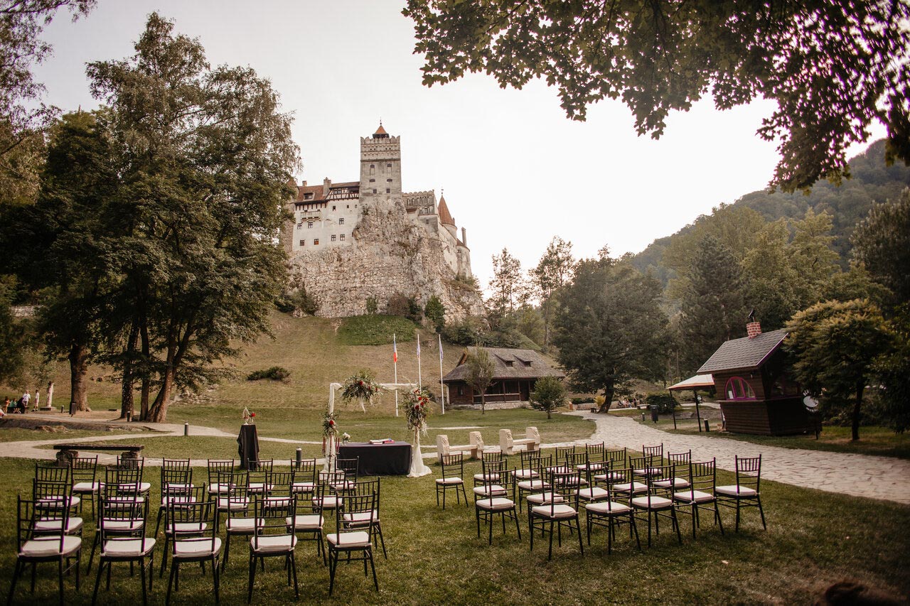 Bran-Caslte---Lesbian-wedding-ceremony-1 Lesbian wedding ceremony & party in a setting fit for queens